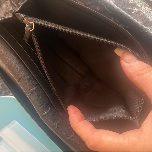 Beautiful leather Gucci long wallet - Picture 5 of 15